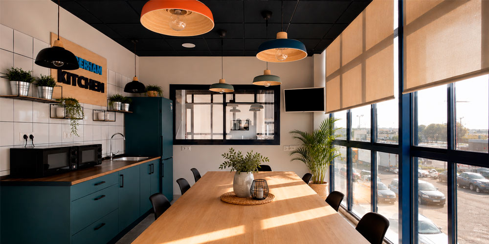 PROYECTO-INTERIORISMO-Y-DECORACIÓN-SIBERIAM-CARRIER-CIEMPOZUELOS-CUBIRD-STUDIO-COMEDOR-EMPLEADOS