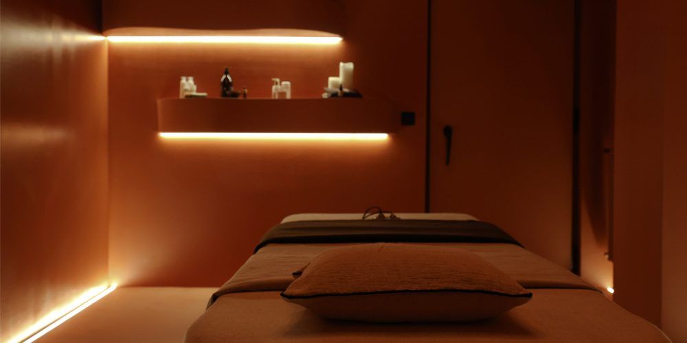 PROYECTO-INTERIORISMO-Y-DECORACIÓN-MARTE-UNIVERSO-DEL-BIENESTAR-CUBIRD-STUDIO-CABINA-MASAJES